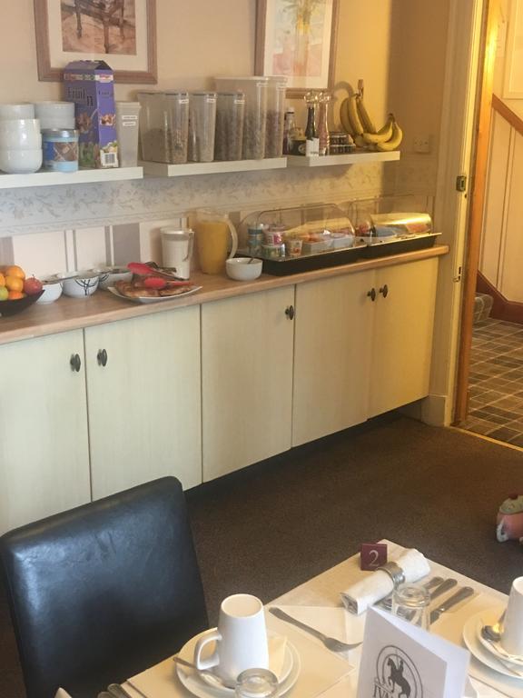 Ivanhoe Guest House อินเวอร์เนส ภายนอก รูปภาพ